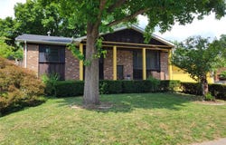 2916 Mockingbird Drive, St Charles, MO 63301