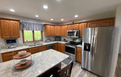 4617 Camelot, Dubuque, IA 52002