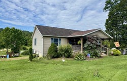 8005 Stonecastle, Athens, OH 45701