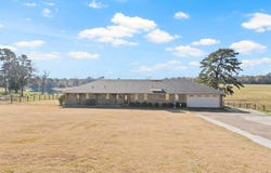 537 SW 12th Avenue, Mount Pleasant, TX 75455