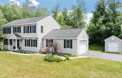 2 Kimberly Circle, North Greenbush, NY 12180