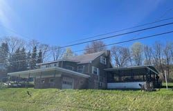 101 Country Lane, Portage, PA 15946