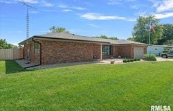 115 W CENTER Street, Loami, IL 62661