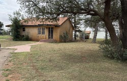 1614 Cactus Drive, Levelland, TX 79336