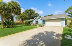 1745 18th Avenue SW, Vero Beach, FL 32962