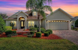 4976 Sandpiper Drive, Oxford, FL 34484