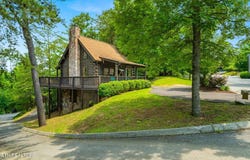 664 Kings Hills Blvd, Pigeon Forge, TN 37863