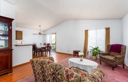 5402 Arlene St, Wichita, KS 67207-4028