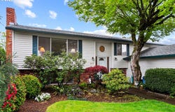 470 NW BELLA VISTA Dr, Gresham, OR 97030