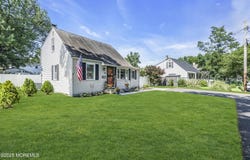 18 Woody Terrace, Hazlet, NJ 07734