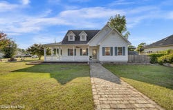101 Sixth Street N, Carolina Beach, NC 28428