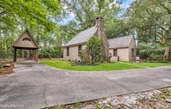 6200 Ridge Road, Ocean Springs, MS 39564