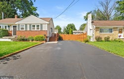 15 DECOU AVENUE, EWING, NJ 08628