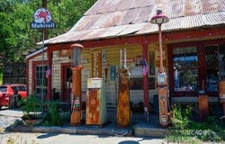 4 Deadwood Rd, Lewiston, CA 96052