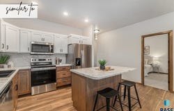 8103 E 44th St, Sioux Falls, SD 57110