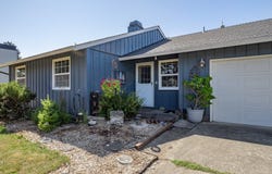 500 E PINEHURST DR, Newberg, OR 97132