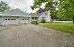 295 Main Street, Thomaston, ME 04861