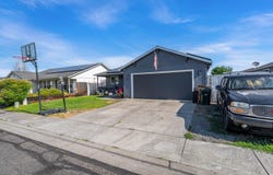 611 Andrea Way, Eagle Point, OR 97524