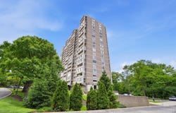 2324 Madison Road, Cincinnati, OH 45208