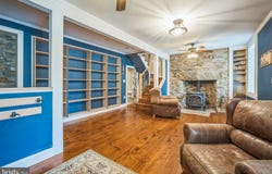 36952 CHARLES TOWN PIKE, HILLSBORO, VA 20132