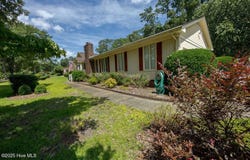 400 Rockledge Road, New Bern, NC 28562