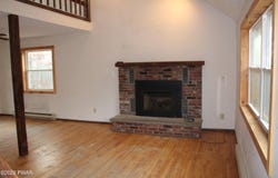 134 Hilltop Drive, Dingmans Ferry, PA 18328