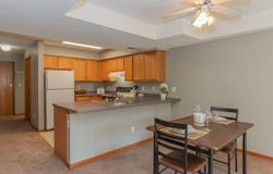 408 W Side Dr, IowaCity, IA 52246