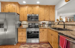 68653 E BOWMANS Cir, Welches, OR 97067