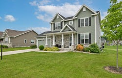 N61w21654 Masters Dr, Menomonee Falls, WI 53051