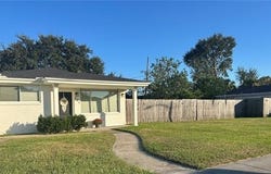 225 NUTRIA Drive, Arabi, LA 70032