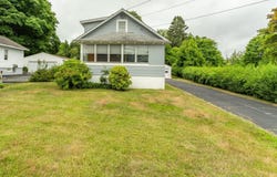 630 Vauxhall St Extension, Waterford, CT 06385