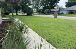 4906 Laurel Oak Dr, Pace, FL 32571