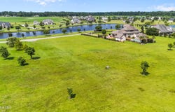 1239 Autumn Lakes Drive, Grimesland, NC 27837