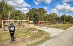 176 Lacy Dr, Elgin, TX 78621