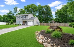 4 Green Terrace, Ridge, NY 11961