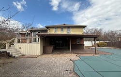 7 SE Park Drive, Massapequa Park, NY 11762