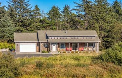 33032 PACIFIC BELLEVUE Ln, Warrenton, OR 97146