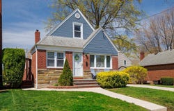 164 W Poplar Street, Floral Park, NY 11001
