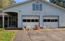14685 Hubbard Rd, Burton, OH 44021