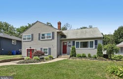 8 ROSE LANE, BURLINGTON, NJ 08016