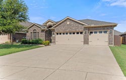 6911 Muirfield Drive, Arlington, TX 76001