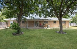406 Parker Dr, San Marcos, TX 78666