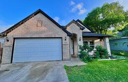 2512 Highcrest Avenue, Fort Worth, TX 76111