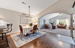 595 Grandview Ct, Pewaukee, WI 53072