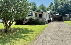 860 Lake Drive, Hornbeak, TN 38232