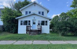1027 E Chapman, Ely, MN 55731