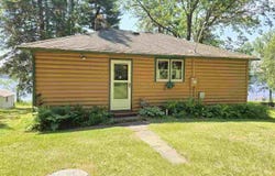 22495 Hilltop Ln, Bovey, MN 55709