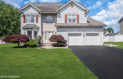 10 Beacon Place, Old Bridge, NJ 08857