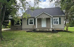 218 W Vine Street, Radcliff, KY 40160