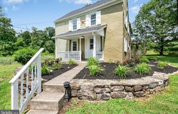 995 PASSER ROAD, COOPERSBURG, PA 18036